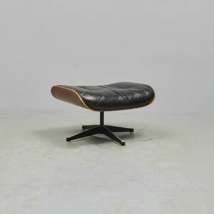 Fotpall, Charles Ray Eames