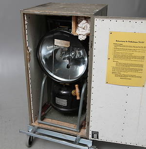 FOTOGENLAMPA, sk. flodljuslampa, Flodlight projector Tilley, Hendon, England.