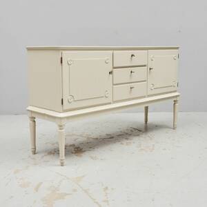 Sideboard, Gustaviansk stil. Längd 142
