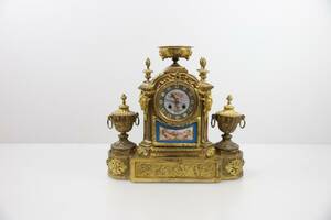 BORDSUR, stomme i mässing, 1800-talets andra hälft