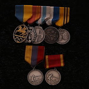 MEDALJER med tygfäste, 7 st, varav 6 st i silver, 1900-tal.