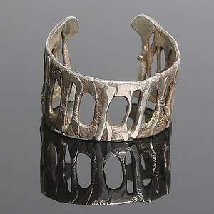 ARMRING, 925 sterling silver, Roland Lantz Guld- Silversmide, Stockholm, 1971. Vikt 55 gram.