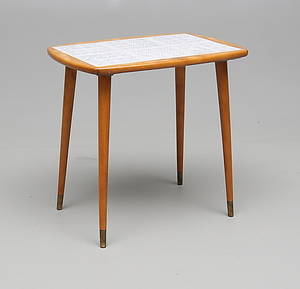 BORD, lövträ samt kakelplattor av Edmund Pedersen, 1950-tal.