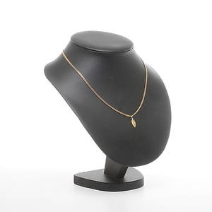 HALSKEDJA MED HÄNGE, 18k guld, 1900-tal.