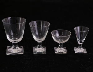 GLASSERVIS, 44 delar, fyrkantig fot, Mantorps glasbruk, 19-2000-tal.