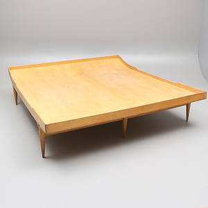 BRUNO MATHSSON. SängDagbädd, Berlin, formgiven 1957.