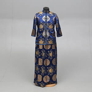 DRÄKT, Mandarindräkt, siden, 1900-talets mitt.