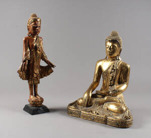 Siddende Thailandsk Buddha og stående Buddha 2