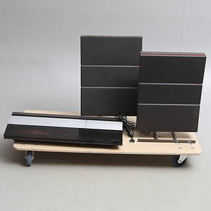MUSIKANLÄGGNING BANG OLUFSEN, 3 delar, Beocenter 2200 samt högtalare, 1 par.