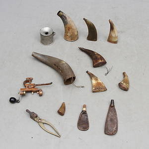 KRUTHORN, KRUTPUNGAR MED MERA, 13 delar, 18001900-tal.