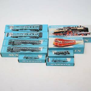MÄRKLIN. Lok och vagnar, nya i originalkartonger.