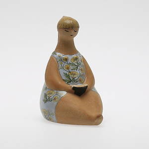 LISA LARSSON. figurin, stengods Amalia cromotryck, Gustavsberg.