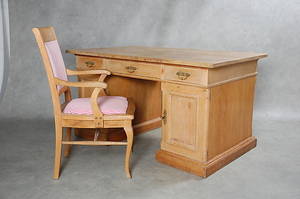 SKRIVBORD, KARMSTOL, 1900 talets första hälft.