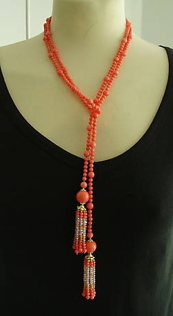 KORALLE COLLIER LÄNGE 140 CM.