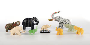 8 ELEFANTEN 1 MAMMUT. Figuren aus Jaspis, Porzellan, Bein, Jade, Bernstein und Stein.