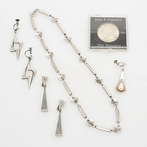SMYCKEN samt MYNT, 7 delar, silver, vikt 46,64 gram, bla Trolle-Lindgren.