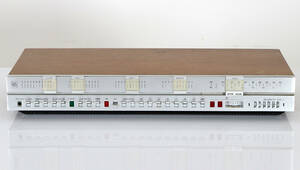 BANG OLUFSEN, RADIOFÖRSTÄRKARE