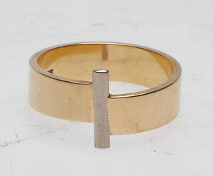 RING, 18k guld, vikt ca 10,5 gr.
