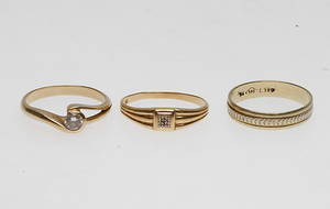 RINGAR, 3 st, 14-18k guld, vikt ca 6,2 gr.