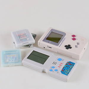 SPELKONSOLER, 2 st. Gameboy samt Radioshack 4 spel.