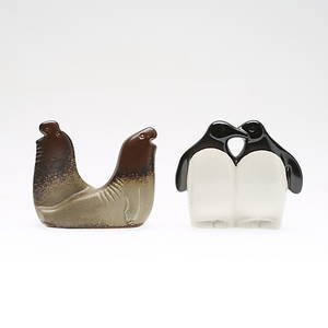 LISA LARSON. 2 st, stengods, figurer, Pingvin och Sjölejon, Gustavsberg.