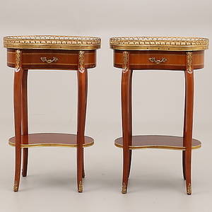 SÄNGBORD, ett par, Louis XV-stil, 1900-tal.