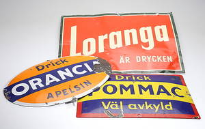 REKLAMSKYLTAR, 3 st, Plåt och emaljerad metall, 1900-talets mitt.