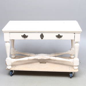 BORD, med låda i sargen, renässansbarockstil, 181900-tal.