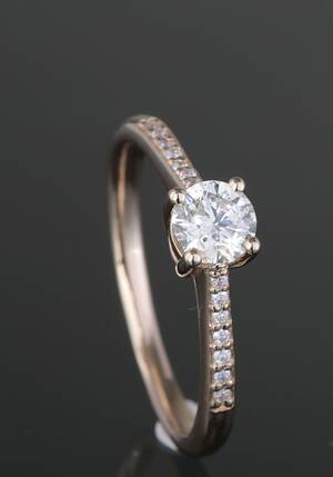 Ring with brilliant cut diamond 0.45ct
