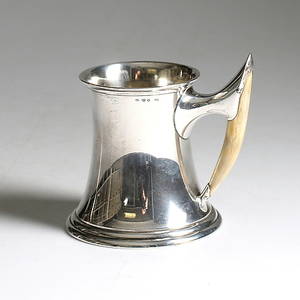 DRYCKESBÄGARE STOP, silver och ben, Samuel Pettersson, Linköping, 1903. Totalikt 156 gram.