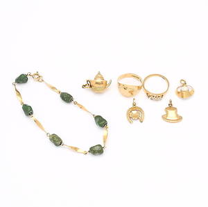 SMYCKEN, 18K, ringar 2st, hängen 4st, armband. Totalvikt ca 13,6 g.