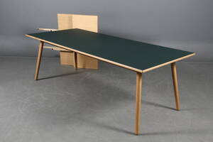 Poul M. Volther. Spisebord model C35, eg og linoleum. 3