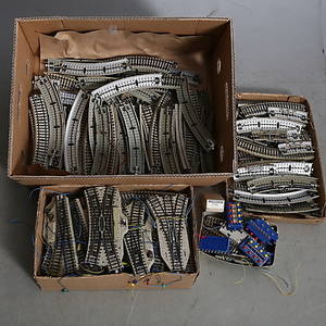 MÄRKLIN Räls, växlar med mera. Punktkontakt.