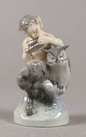 Royal Copenhagen Kongeligt Porcelæn. Faun m ugle fløjte