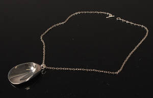 Nanna Ditzel for Georg Jensen. Moderne vedhæng af sterlingsølv, dessin 328