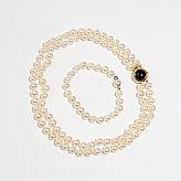 Pärlcollier och pärlarmband