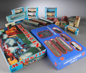 Märklin. Samling lokomotiver, vogne, skinner, startsæt m.m.