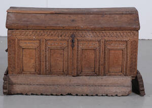 Renaissance kiste af egetræ, 1600-tallet