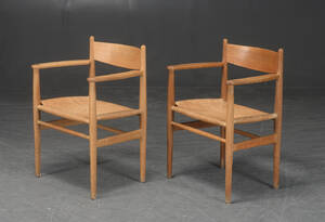 Hans J. Wegner. Par armstole af eg, model CH-37 2