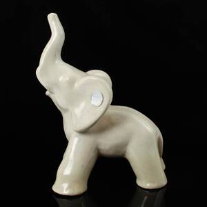 FIGURIN, Elefant, keramik, Kerttu Suvanto-Vaajakallio, Kupittaan Savi.
