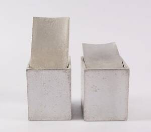 ASKKOPPAR, 2 st aluminium, Ray Hollis Ashtray, Philippe Starck.