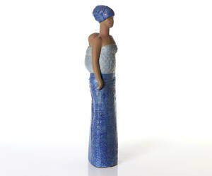 LISA LARSON, FIGURIN