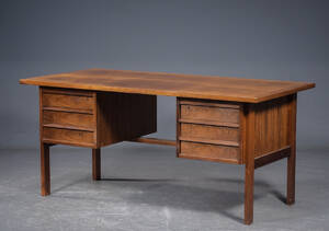 Svend Aage Madsen. Skrivebord af palisander
