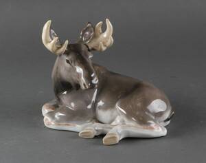 Royal Copenhagen. Liggende elg, nr. 2813