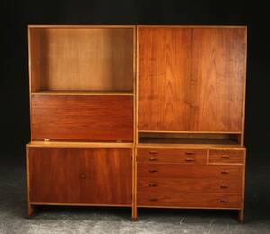 Hans J Wegner. To skabe fra Ry møbelfabrik af teak 4
