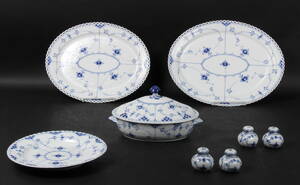 Royal Copenhagen. Musselmalet helblonde. Store fade, terrin mm9