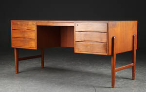 Fritstående skrivebord af teak, 1960erne