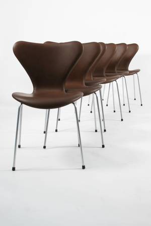 Arne Jacobsen Seks stole model 3107, moccafarvet læder 6