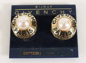 Örhängen ett par, Givenchy, Paris