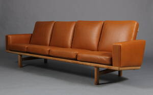 Hans J. Wegner fire pers. sofa model GE2364